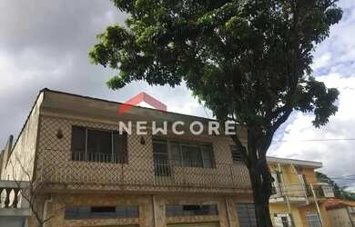 Imagem: A casa possui 5 Dormitórios, 5 Banheiros, 320m² de Área e