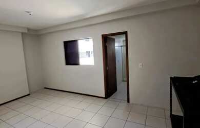 Imagem 9: 03 suítes com armários, lavabo e varanda, na Ponta Verde