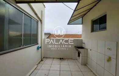 Imagem: A casa possui 3 Dormitórios, 1 Banheiro, 1 Vaga na garagem