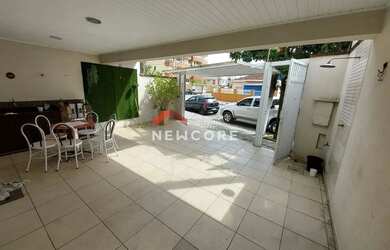 Imagem: A casa possui 3 Dormitórios, 3 Banheiros, 2 Vagas na garagem