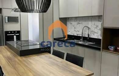 Imagem: A casa possui 2 Dormitórios, 2 Banheiros, 2 Vagas na garagem