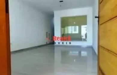 Imagem: A casa possui 3 Dormitórios, 4 Banheiros, 2 Vagas na garagem