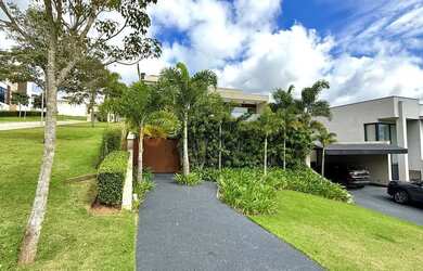 Imagem: A casa em condomínio possui 4 Dormitórios, 4 Banheiros, 3