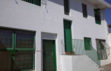 Imagem: A casa possui 2 Dormitórios, 2 Banheiros, 90m² de Área e