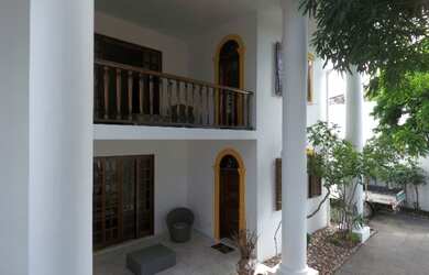 Imagem: A casa possui 5 Dormitórios, 5 Banheiros, 5 Vagas na garagem