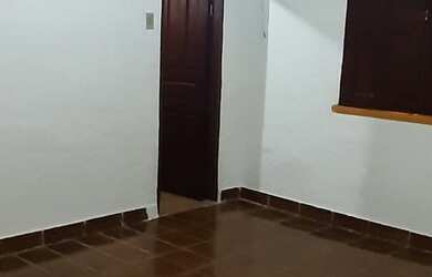 Imagem: A casa possui 2 Dormitórios, 2 Banheiros e 1 Vaga na garagem