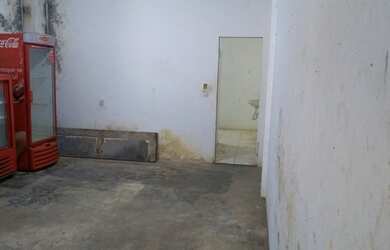 Imagem 8: Ponto comercial frente de avenida com 240 metros quadrados, vestiário...