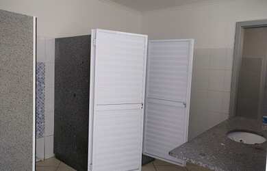 Imagem 15: Galpão com 2.200 metros no Civit II com dois pórticos 10 e 30 tonetadas