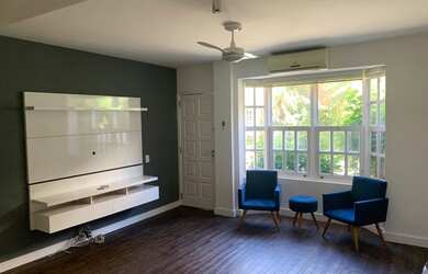 Imagem: A casa em condomínio possui 4 Dormitórios, 5 Banheiros, 2