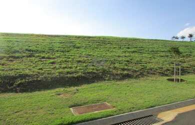 Imagem: O terreno possui 1.200m² de Área e está localizado em Loteamento