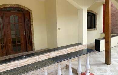 Imagem 3: Casa espetacular a venda. Piscina, Churrasqueira, Varandae80m² de Área