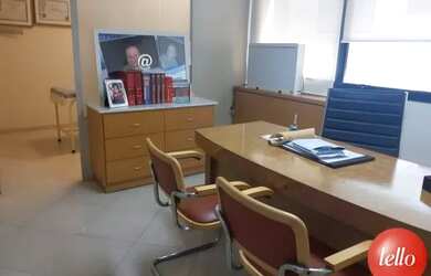 Imagem: O depósito possui 3 Vagas na garagem, 83m² de Área e Imóvel