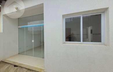 Imagem: A casa em condomínio possui 3 Dormitórios, 1 Banheiro, 2 Vagas