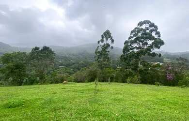 Imagem: O terreno possui 150m² de Área, Imóvel novo e está localizado