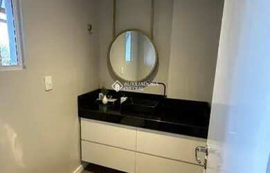 Imagem: O apartamento possui 2 Dormitórios, 1 Banheiro, 169m² de Área