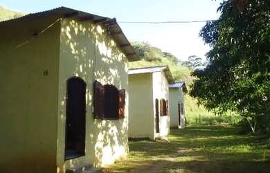 Imagem: A casa possui 1 Dormitório, 5 Vagas na garagem e está localizado