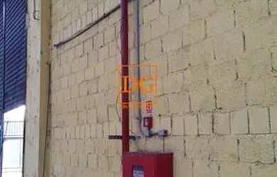 Imagem 3: EXCELENTE GALPÃO. 2.380m² de Áreae5 Vagas na garagem