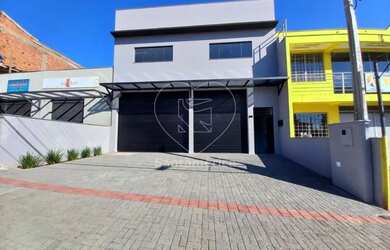 Imagem: O depósito possui 2 Vagas na garagem, 390m² de Área, Imóvel