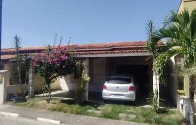 Imagem: A casa possui 3 Dormitórios, 3 Banheiros, 2 Vagas na garagem