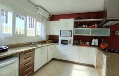 Imagem 2: CASA A VENDA. 80m² de Área, 4 Vagas na garageme3 Dormitórios