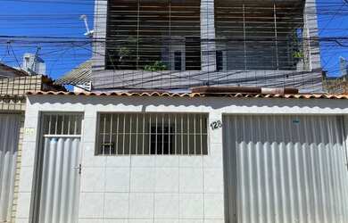Imagem: A casa possui 2 Dormitórios, 1 Banheiro, 1 Vaga na garagem