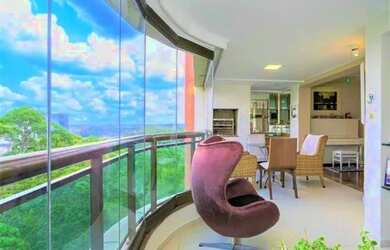 Imagem: O apartamento possui 4 Dormitórios, 2 Banheiros, 4 Vagas na