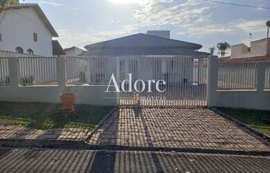 Imagem: A casa em condomínio possui 3 Dormitórios, 3 Banheiros, 5