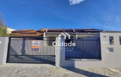 Imagem: A casa possui 3 Dormitórios, 1 Banheiro e 420m² de Área e