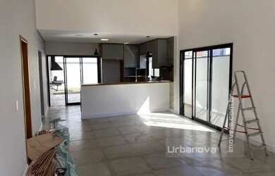 Imagem: A casa em condomínio possui 3 Dormitórios, 4 Banheiros, 2