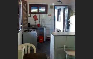 Imagem: A casa possui 2 Dormitórios, 1 Banheiro e está localizado