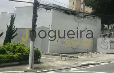 Imagem: O depósito possui 5 Vagas na garagem, 384m² de Área e está