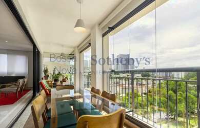 Imagem: O apartamento possui 4 Dormitórios, 5 Banheiros, 4 Vagas na