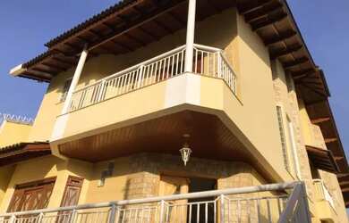 Imagem: A casa possui 4 Dormitórios, 5 Banheiros, 5 Vagas na garagem