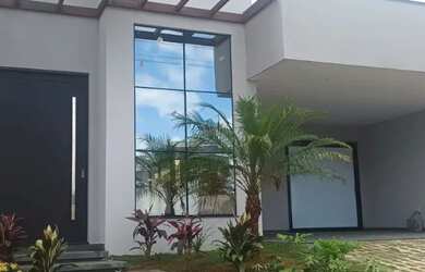 Imagem: A casa em condomínio possui 3 Dormitórios, 4 Banheiros, 4