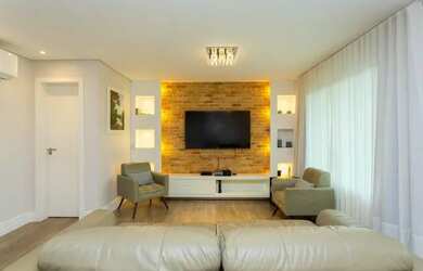 Imagem: A casa possui 4 Dormitórios, 3 Banheiros, 2 Vagas na garagem