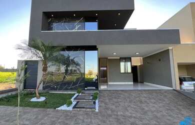 Imagem: A casa em condomínio possui 3 Dormitórios, 4 Banheiros, 4