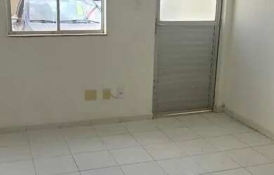 Imagem: A casa em condomínio para alugar possui 2 Dormitórios, 1 Banheiro