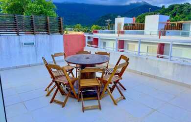 Imagem: A casa em condomínio possui 2 Dormitórios, 3 Banheiros, 2