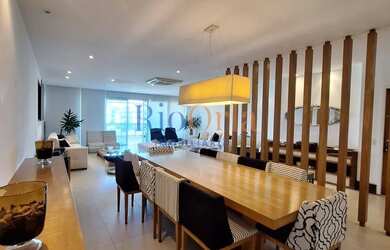 Imagem: O apartamento possui 4 Dormitórios, 5 Banheiros, 4 Vagas na