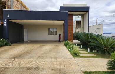 Imagem: A casa em condomínio possui 3 Dormitórios, 2 Banheiros, 2