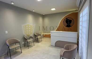 Imagem: O depósito possui 5 Vagas na garagem, 197m² de Área e está