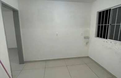 Imagem 8: Imóvel para aluguel possui 70 metros quadrados com 3 quartos em Centro...