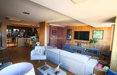 Imagem: A casa possui 2 Dormitórios, 3 Banheiros, 2 Vagas na garagem