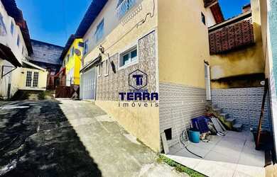 Imagem: A casa possui 3 Dormitórios, 3 Banheiros, 1 Vaga na garagem