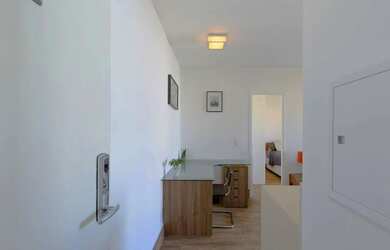 Imagem: O apartamento possui 1 Dormitório, 1 Banheiro, 1 Vaga na garagem