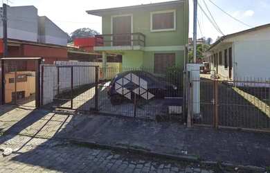 Imagem 2: Casa de alvenaria com 3 dormitórios, semimobiliada,2 banheiros, pátio,...