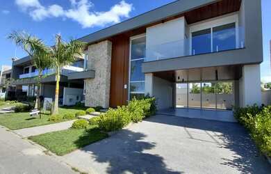 Imagem: A casa em condomínio possui 3 Dormitórios, 4 Banheiros, 2