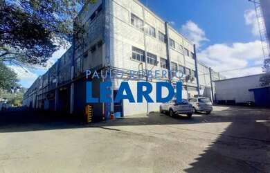 Imagem: O depósito possui 4867m² de Área e está localizado em Jardim