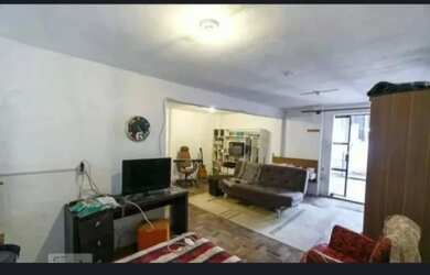 Imagem: A casa possui 1 Dormitório, 1 Banheiro, 50m² de Área e está