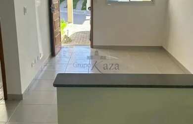 Imagem: A casa em condomínio possui 2 Dormitórios, 1 Banheiro, 2 Vagas